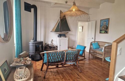 Plougasnou Casa | Holiday Home in Primel near Sandy Beach