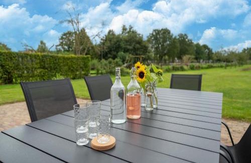 IJhorst Casa | Holiday Home in Reest Valley near Forest & Pond