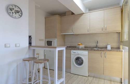 Torremolinos City Centre Apartamento | Holiday Home in Torremolinos by Playa Carihuela