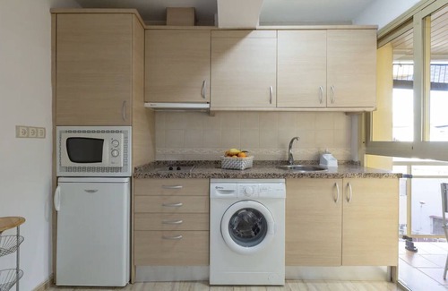 Torremolinos City Centre Apartamento | Holiday Home in Torremolinos by Playa Carihuela