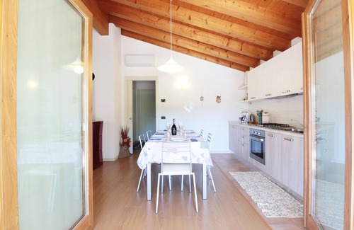 Miane Casa | Hermosa casa de vacaciones en Miane con terraza