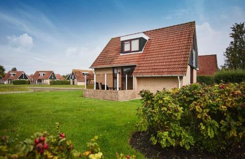Heinkenszand Casa | Holiday Home in Zeeland near Beaches