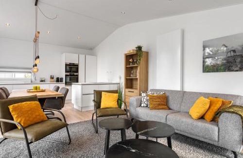 Wemeldinge Casa | Holiday Home in Zeeland with Streamside Terrace