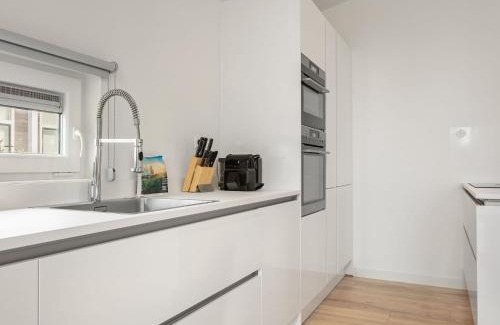 Wemeldinge Casa | Holiday Home in Zeeland with Streamside Terrace