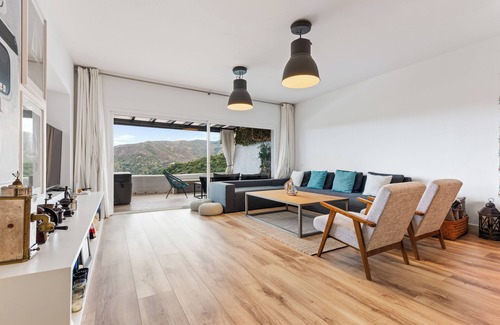 Istan Casa | Casa de vacaciones 'Istan' con vistas al lago, Wi-Fi y aire acondicionado