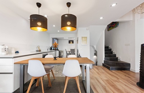 Istan Casa | Casa de vacaciones 'Istan' con vistas al lago, Wi-Fi y aire acondicionado
