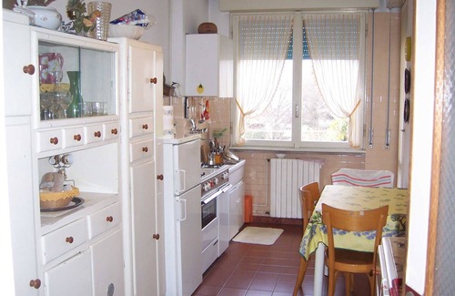Porto Valtravaglia Apartamento | Casa de vacaciones 50 metros del lago Maggiore. Amplio balcón con vista al lago