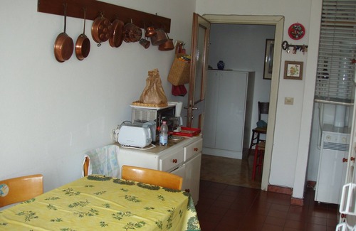 Porto Valtravaglia Apartamento | Casa de vacaciones 50 metros del lago Maggiore. Amplio balcón con vista al lago