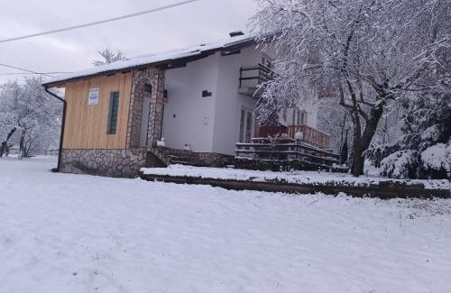 Vrelo Korenicko Casa | Holiday home Ivano