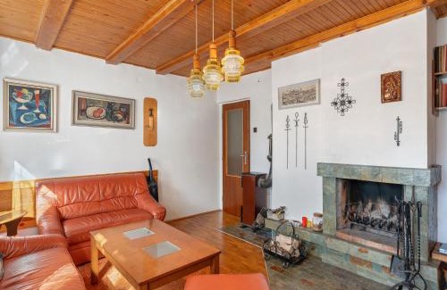 Splzov Casa | Holiday Home Jahor by Interhome