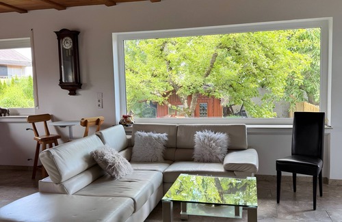 Pfullendorf Casa | Holiday Home 'Jo und Jo' with Private Terrace, Private Garden and Wi-Fi