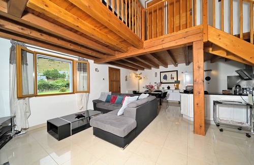 Pailhac Casa | Casa de vacaciones 'Jolie Maison' con vistas a la montaña, piscina privada y Wi-Fi