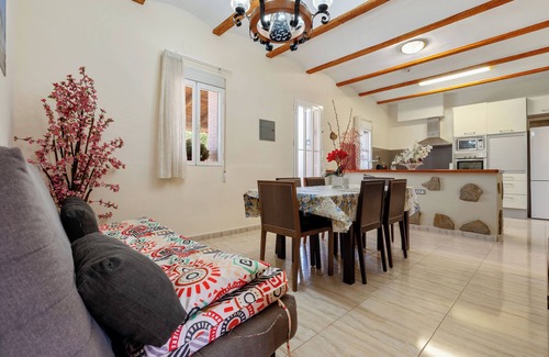 Camarles Casa | Casa de vacaciones "Josep" con terraza privada y Wi-Fi