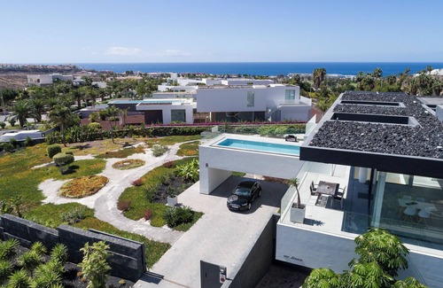 Costa Adeje Villa | Casa de vacaciones 'Karat Villa Macaronesia' con vistas al mar, piscina, jardín y Wi-Fi