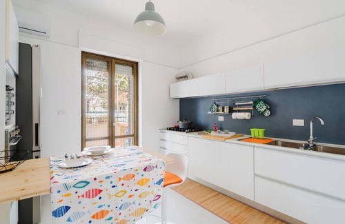 Rivabella Casa | Casa de vacaciones 'Karma' con vistas al mar y aire acondicionado