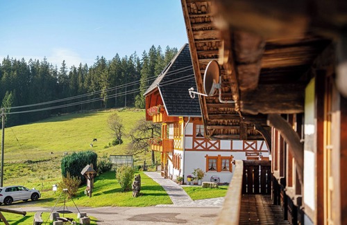 Hornberg Casa | Casa de vacaciones 'Krährbauernhof Mit Eventraum 3 Fewo' con vistas a la montaña