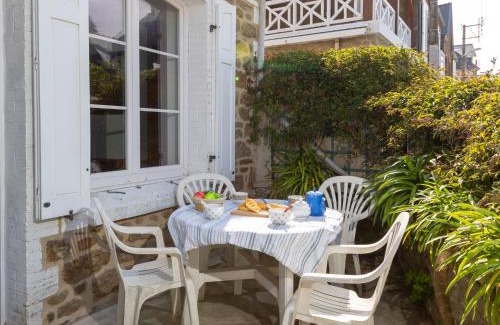 Rotheneuf-Le Pont Casa | Holiday Home L'Eglantine by Interhome