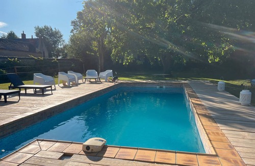 Parce-sur-Sarthe Casa | Casa de vacaciones 'La Béchetière' con piscina privada, terraza privada y Wi-Fi