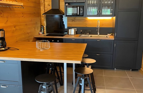 Aoste Casa | Casa de Vacaciones 'La Cabane À Ingalls' con Piscina Privada, Terraza Privada y Wi-Fi