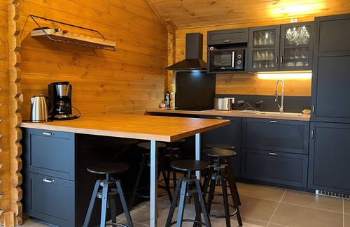 Aoste Casa | Casa de Vacaciones 'La Cabane À Ingalls' con Piscina Privada, Terraza Privada y Wi-Fi