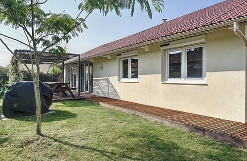 Aoste Casa | Casa de Vacaciones 'La Cabane À Ingalls' con Piscina Privada, Terraza Privada y Wi-Fi