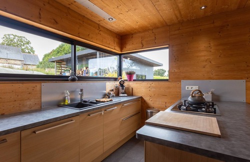 Gommenec'h Casa | Casa de vacaciones 'La Cafoutche X X L' con terraza privada, jardín compartido y Wi-Fi