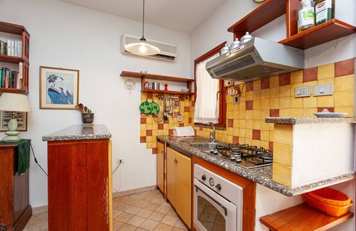 San Teodoro City Centre Casa | Casa de vacaciones 'La Casa Di Margaret' con terraza privada, jardín privado y aire acondicionado