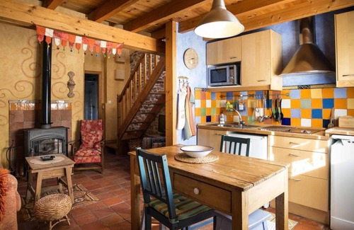 San Pelayo de Montija Casa | Casa de vacaciones 'La Casita De Zalama' con jardín privado y Wi-Fi