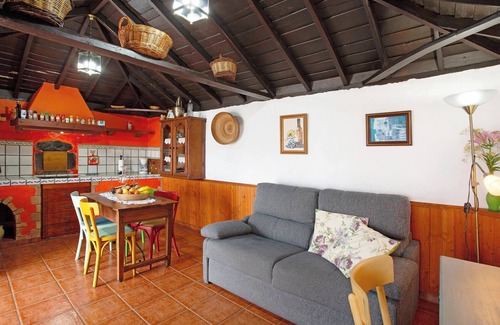 Tijarafe Casa | Casa de vacaciones 'La Chirlaca' con vistas al mar, jardín privado y Wi-Fi