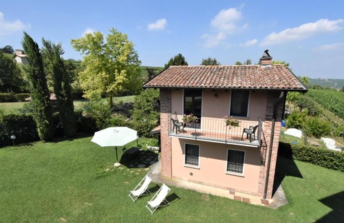 Castana Casa | Holiday Home La Corte Bricca - Casetta by Interhome