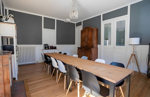 Mont-Dore Casa | Holiday Home 'La Demeure Du Tabellion' with Mountain View, Balcony and Wi-Fi
