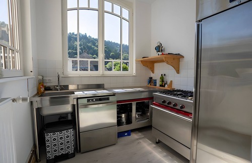 Mont-Dore Casa | Holiday Home 'La Demeure Du Tabellion' with Mountain View, Balcony and Wi-Fi