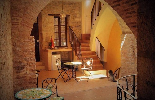Cordes-sur-Ciel Casa | Casa de vacaciones 'La Maison De Traverse' con terraza privada, Wi-Fi y aire acondicionado