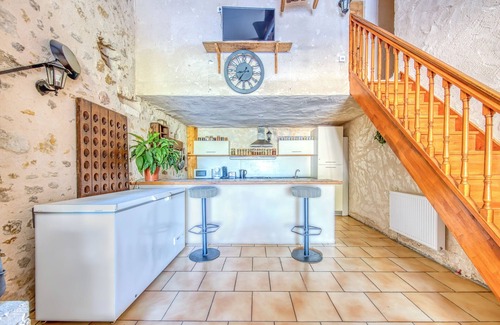 Guizengeard Casa | Casa de vacaciones 'La Grange' con piscina privada, terraza privada y Wi-Fi