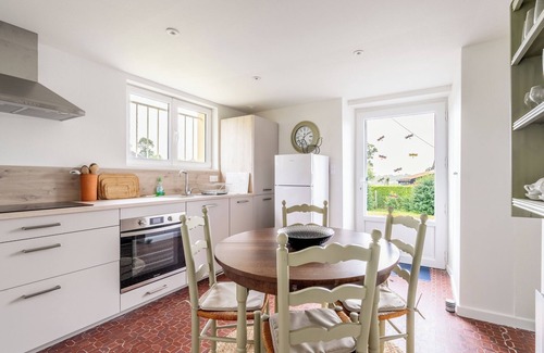 Saint-Vran Casa | Casa de vacaciones 'La Maison Des Chevaux' con terraza privada y jardín privado