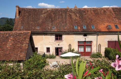 La Tagniere Casa | Holiday Home La Maison du Chateau by Interhome