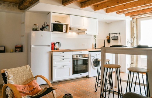Voiron Casa | Casa de vacaciones 'La Margotte' con terraza privada, jardín privado y Wi-Fi