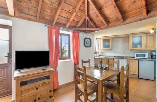 El Granel Casa | Casa de vacaciones 'La Rehoya' con vistas al mar, terraza privada y Wi-Fi
