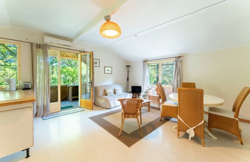 Mondragon Casa | Casa de vacaciones 'La Romarine' con piscina compartida, Wi-Fi y aire acondicionado