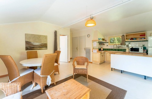 Mondragon Casa | Casa de vacaciones 'La Romarine' con piscina compartida, Wi-Fi y aire acondicionado