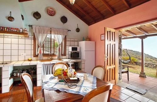 Tijarafe Casa | Casa de vacaciones 'La Roquina' con vistas al mar, Wi-Fi y aire acondicionado