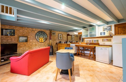 Gemozac Casa | Casa de vacaciones 'La Source - Gîtes De La Tournerie' con piscina compartida, jardín y Wi-Fi