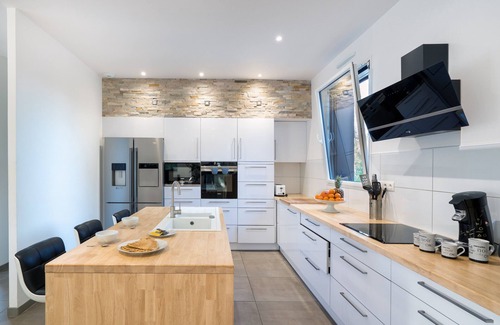 Sizun Casa | Casa de vacaciones 'La Villa Des Légendes' con terraza privada, jardín privado y Wi-Fi