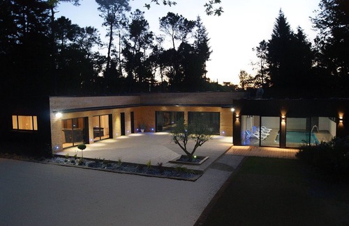 Sizun Casa | Casa de vacaciones 'La Villa Des Légendes' con terraza privada, jardín privado y Wi-Fi