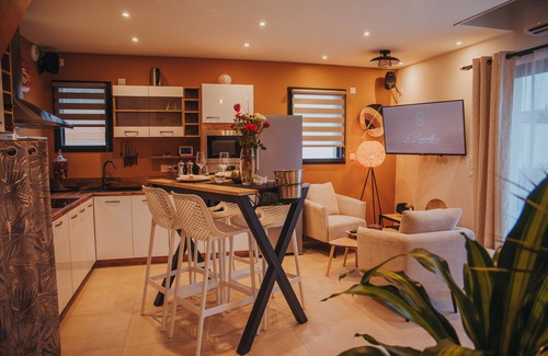 Camors Casa | Casa de vacaciones 'Le Desirella' con terraza privada, Wi-Fi y aire acondicionado