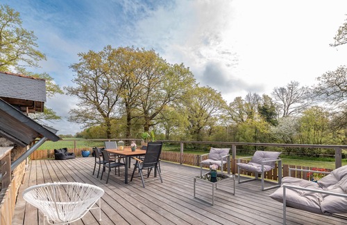 Pleucadeuc Casa | Casa de vacaciones 'Le Foutaye - Gîte En Pleine Nature' con terraza privada y jardín privado