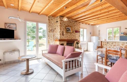 Hauteville-sur-Mer Casa | Holiday Home Les Mouettes by Interhome