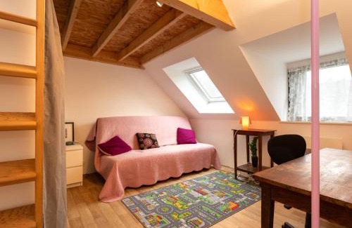 Le Vivier-sur-Mer Casa | Holiday Home Les Liesses by Interhome