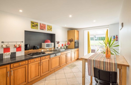 Ergue-Gaberic Casa | Casa de vacaciones 'Le Jardin De Léonie' con terraza privada, jardín privado y Wi-Fi