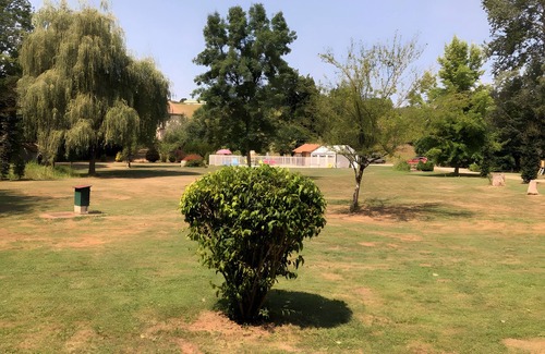 Varaignes Casa | Casa de vacaciones 'Le Lavoir' con piscina compartida, terraza privada y jardín compartido